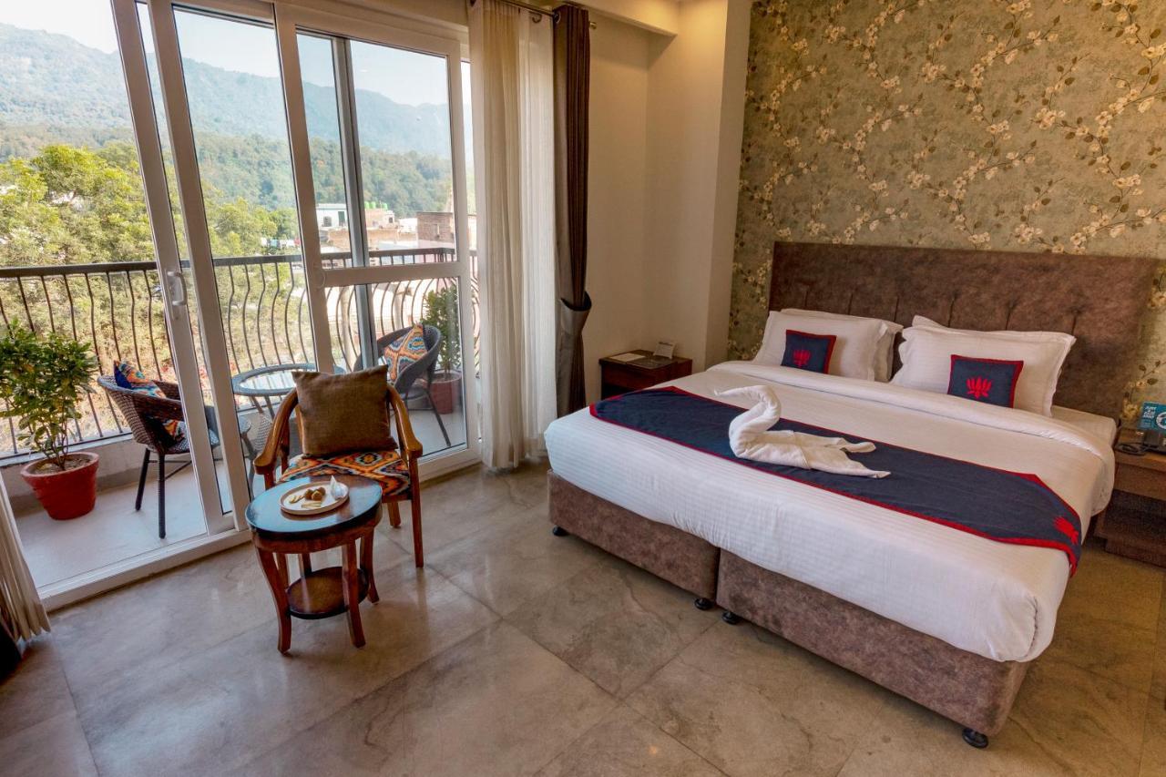 Holywater Hotel By Ganga Kinare #150 Mts From Ganga Ghat Rishīkesh Exterior foto