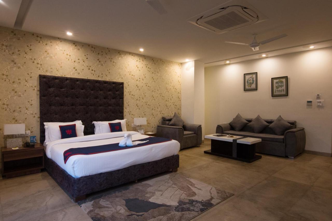 Holywater Hotel By Ganga Kinare #150 Mts From Ganga Ghat Rishīkesh Exterior foto