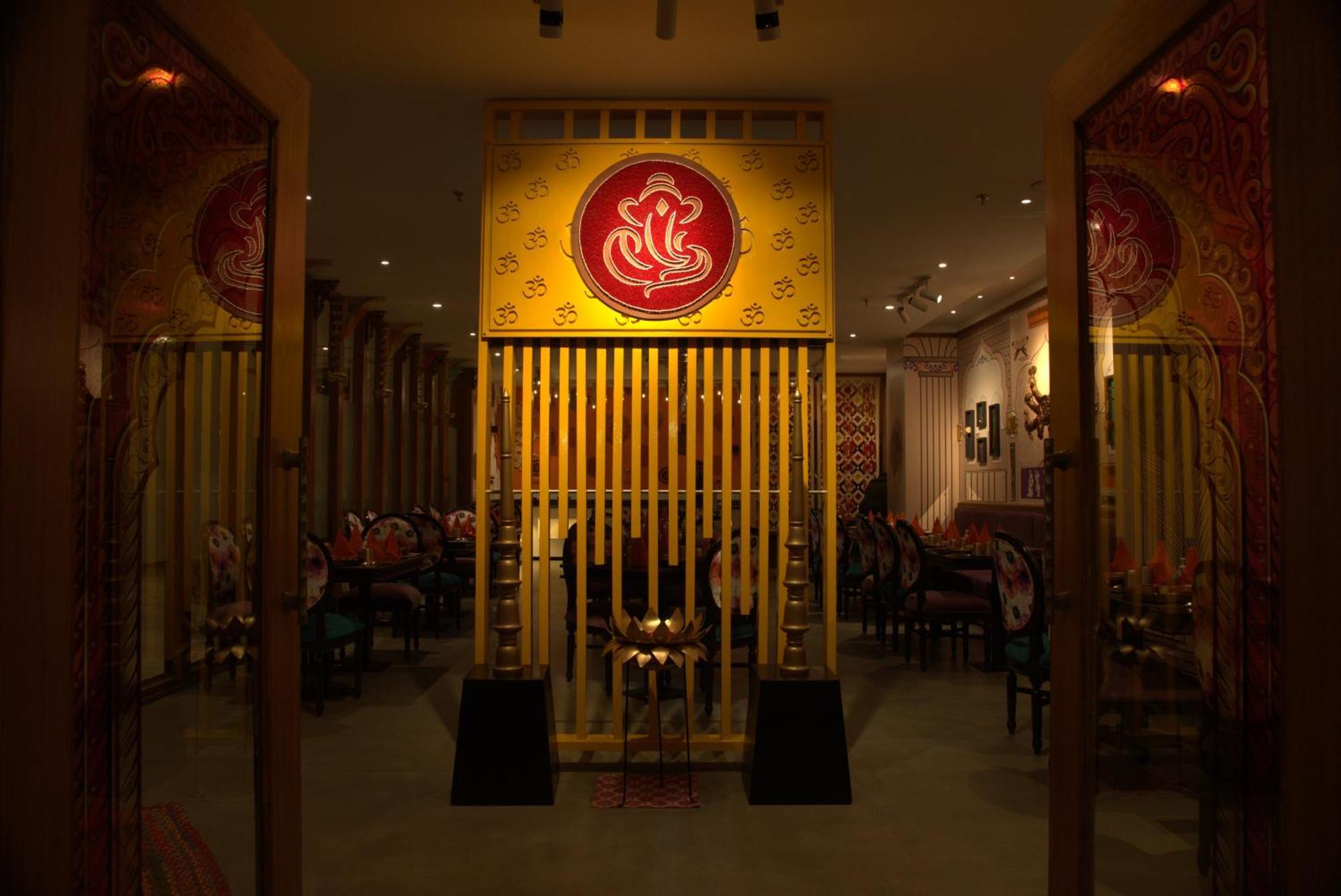 Holywater Hotel By Ganga Kinare #150 Mts From Ganga Ghat Rishīkesh Exterior foto